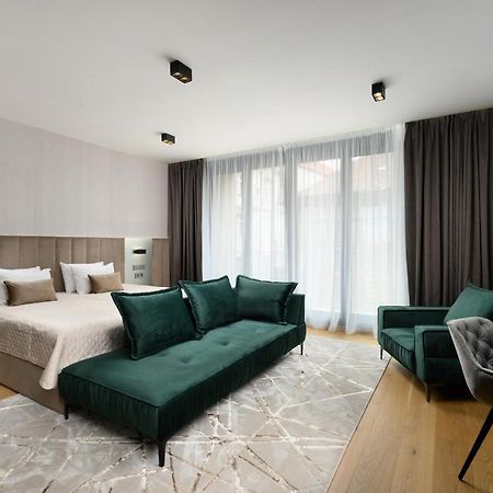 Emerald Downtown Luxury Suites With Hotel Services Budapeste Exterior foto